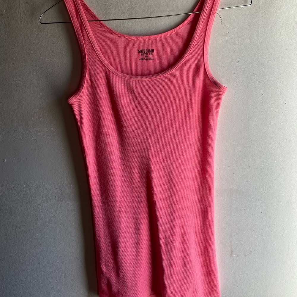 Pink Mossimo tank top.